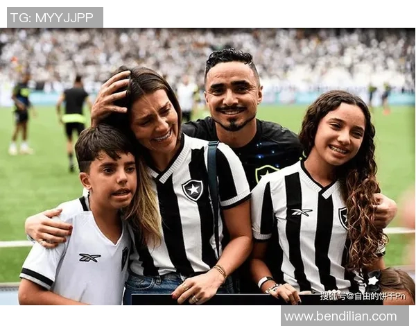 揭秘欧美足球球星背后的贤内助：这些明星妻子如何在幕后默默付出